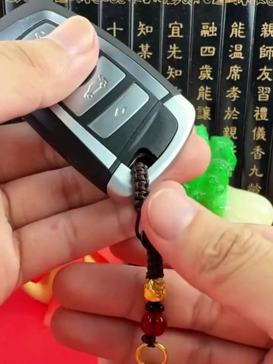 新款纯手工雕刻桃木小葫芦钥匙扣汽车挂件,真不错