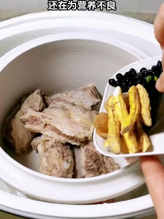 固发黑豆牛排汤:滋养头皮毛囊,脱发稀疏干枯全改善