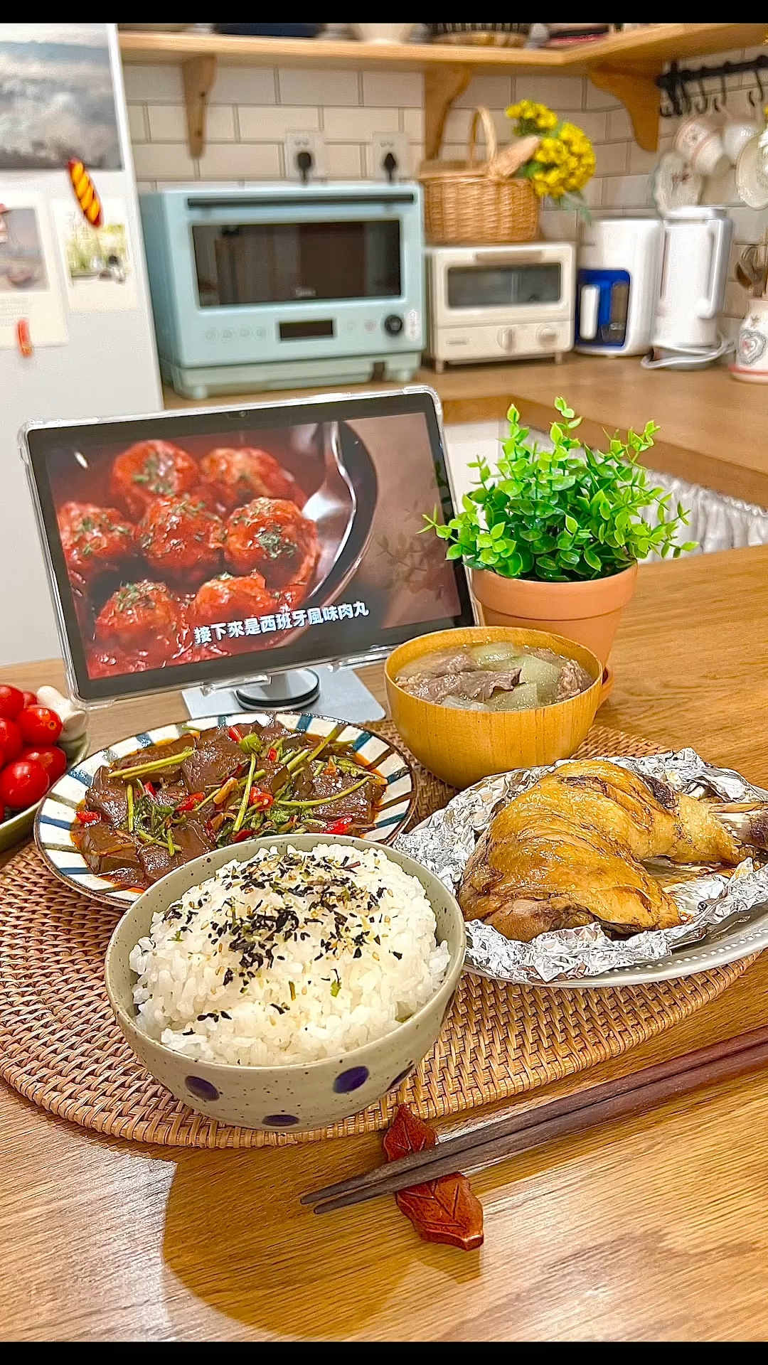 一人食:今天吃窑鸡,香菜鸭血,冬瓜牛肉汤