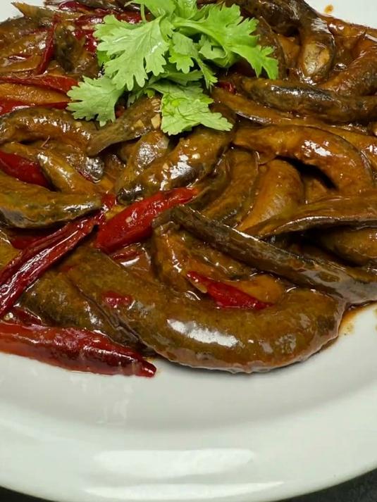 酱焖泥鳅鱼卖相不太美观但是吃着那可是老好吃啦
