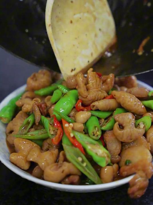 最近大哥在学车，经常早出晚归，所以买菜时候我都会多买一点