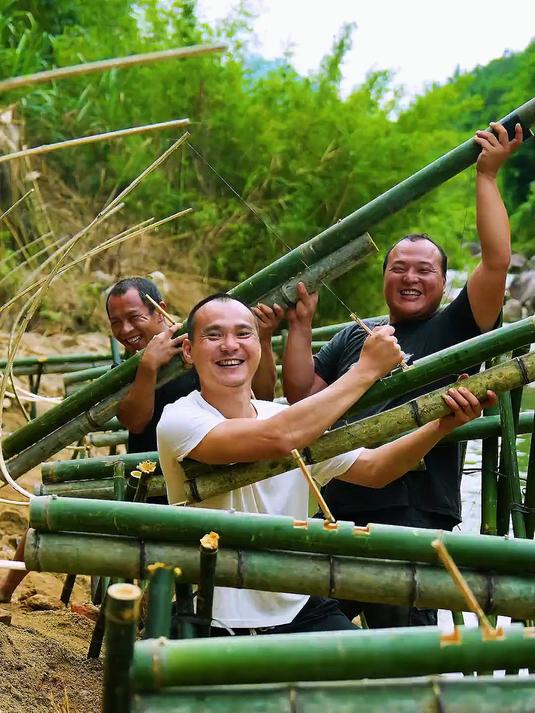 大河发现大莽鱼，潜入水底跟踪，发现足迹后沿岸布置“蝎子钓”