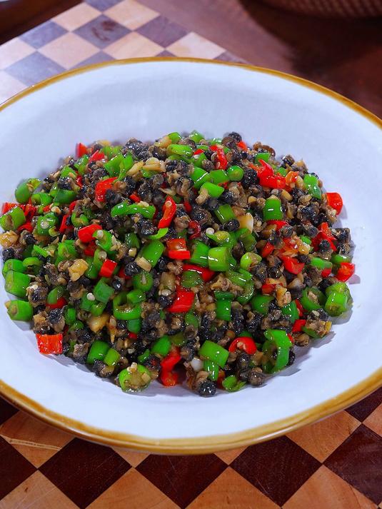 夏天做一道这样的开胃菜，炒螺丝肉 香辣肥美又下饭