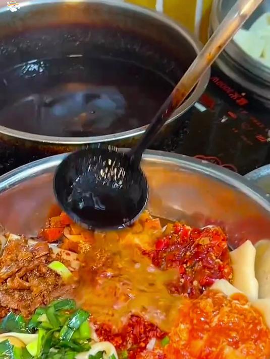 铁棍山药点亮裤带面!宽面劲道炸酱鲜,营养拌面超惊艳