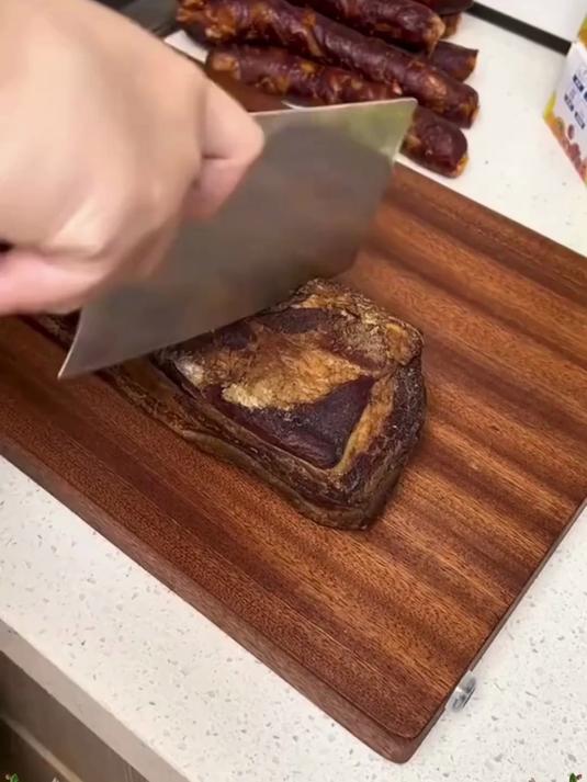 过年家里吃不完的腊肉肉类,就用这个食品级保鲜袋装起来
