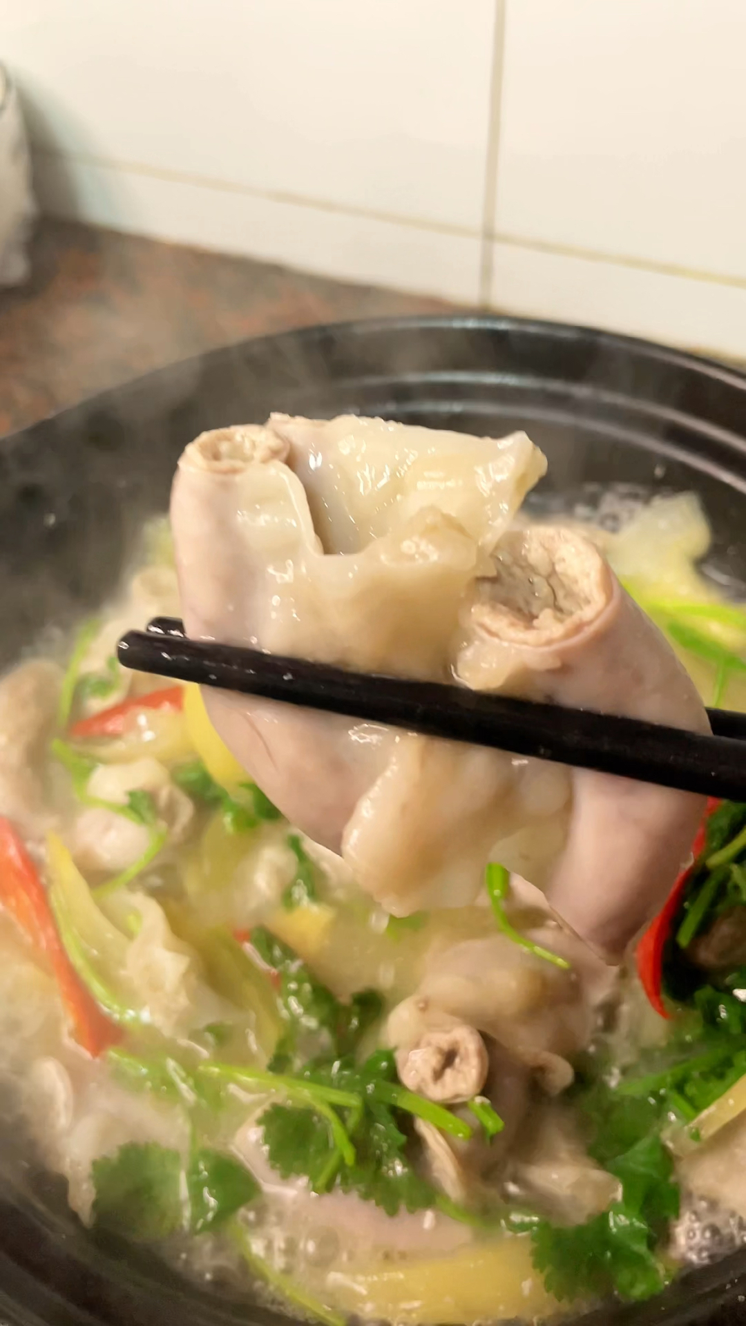咸菜粉肠煲真的好吃,家常做法简单又美味