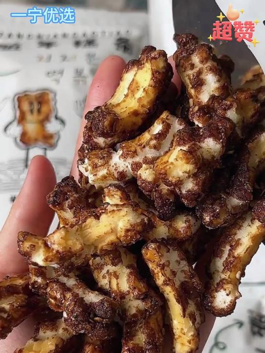 配料干净的脏脏年糕条！外面裹着一层红糖，米香酥脆 脏脏年糕条