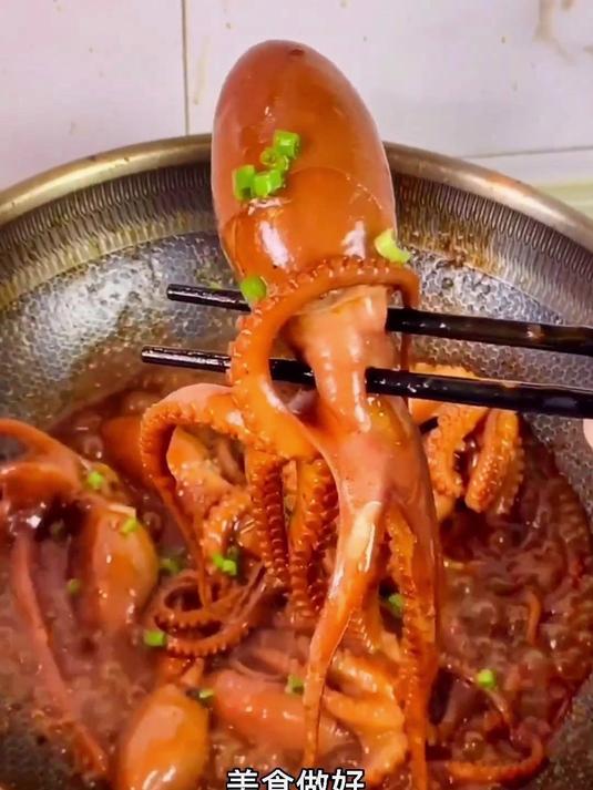 八爪鱼活力扭摆,鲜美瞬间绽出来