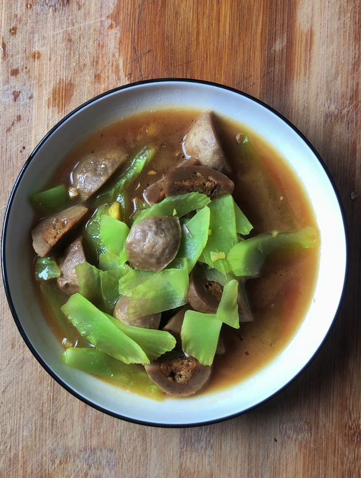 牛肉丸子的家常做法,分享一道牛肉丸子炒莴笋