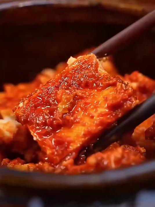 手工发酵豆腐乳，咸香带点微辣味