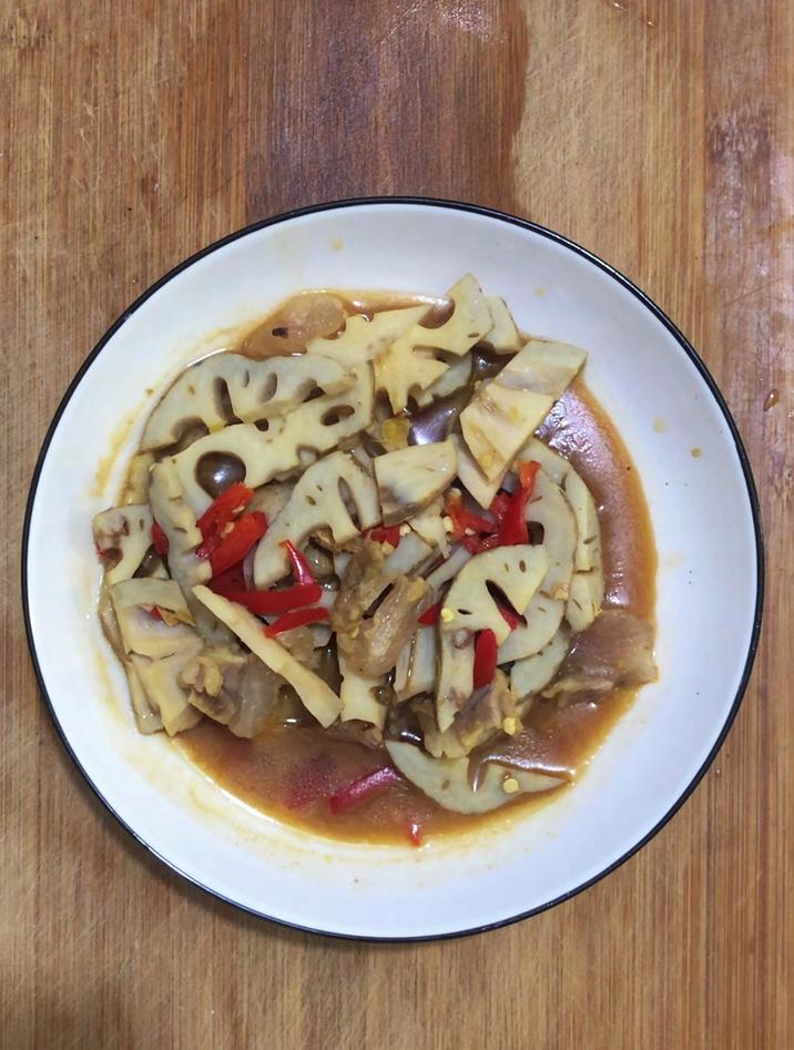 腊肉怎么做好吃又简单的方法,分享一道腊肉炒莲藕