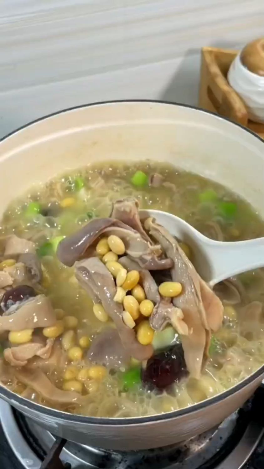 黄豆炖猪肚这样做