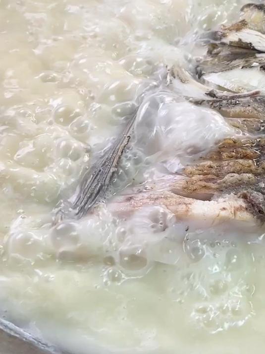 鱼头汤的正确做法汤白肉香营养好喝