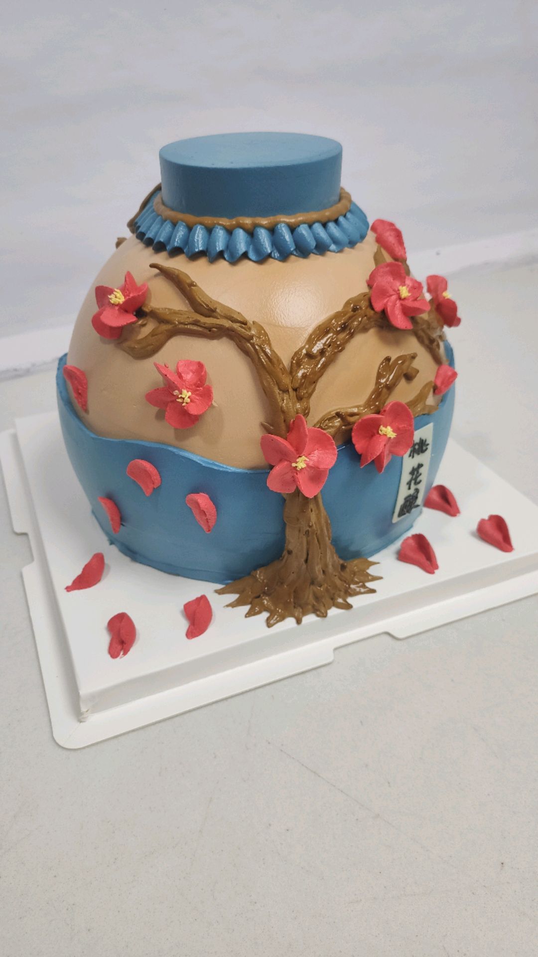 深圳创意酒瓶蛋糕桃花酿