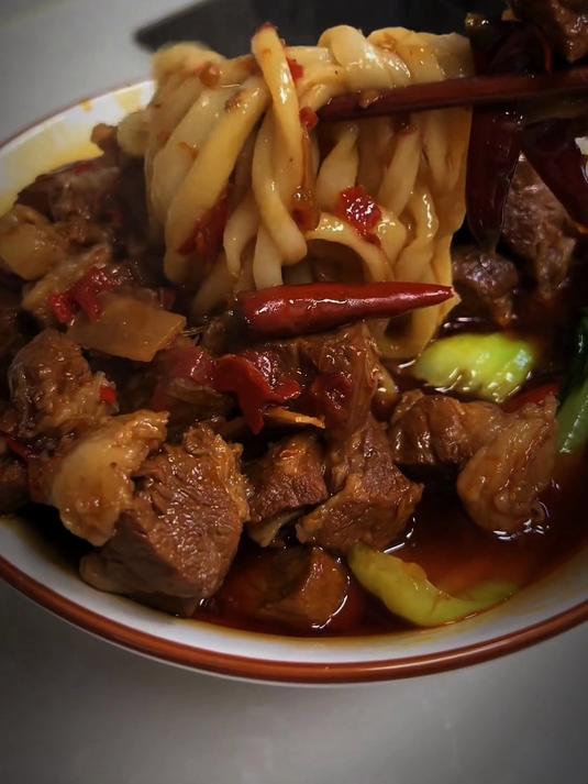 今天给大家分享一个牛肉面的做法