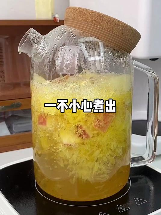 热饮系列来咯 天冷煮上一壶暖乎乎的热果茶