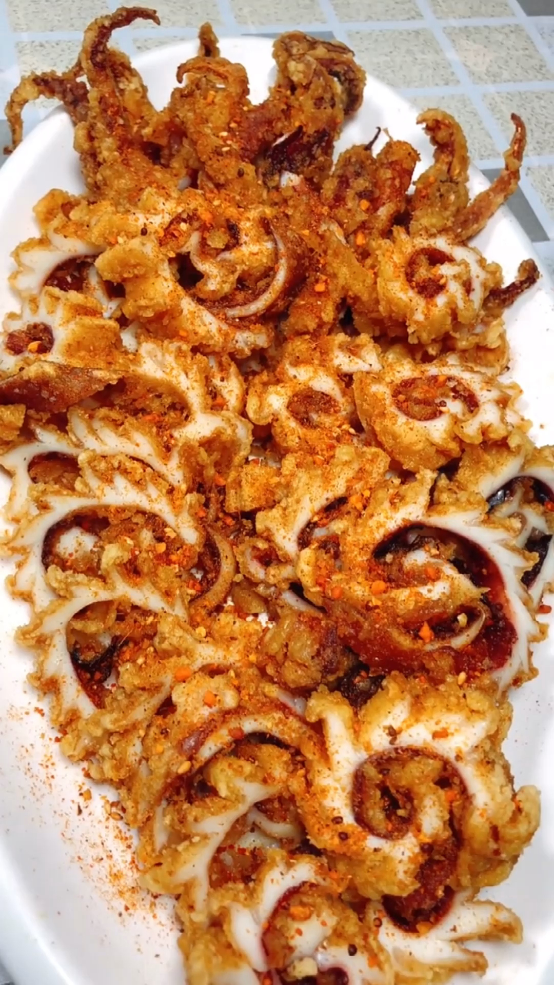 酥炸大鱿鱼酥脆可口,香嫩Q弹,营养丰富,真好吃