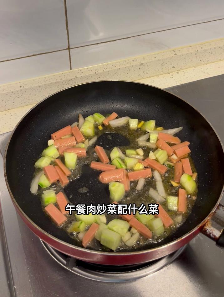 午餐肉炒菜配什么菜