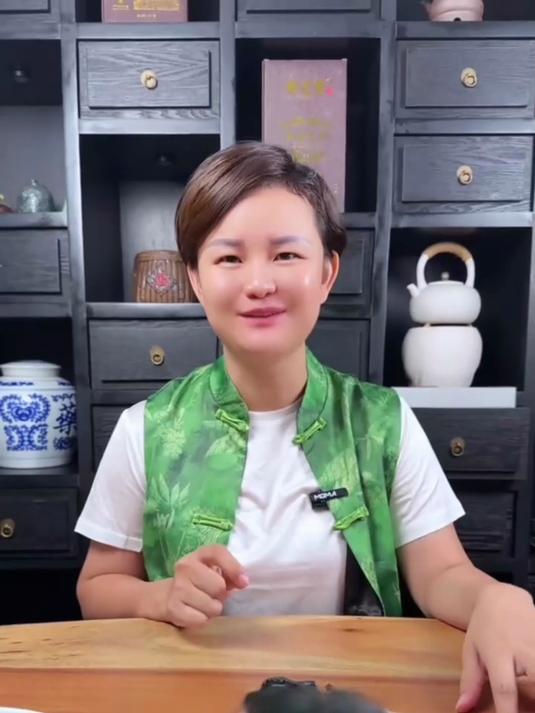 居然能这么亮?喝了灵芝乌鸡汤,连嘴唇的颜色都好看了!