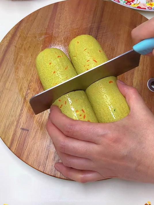 家里孩子不爱吃鸡蛋蔬菜的 可以做这个鸡蛋蔬菜肠