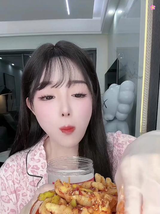 无骨鸡爪柠檬酸辣开胃!去骨设计超贴心,休闲速食零食新宠