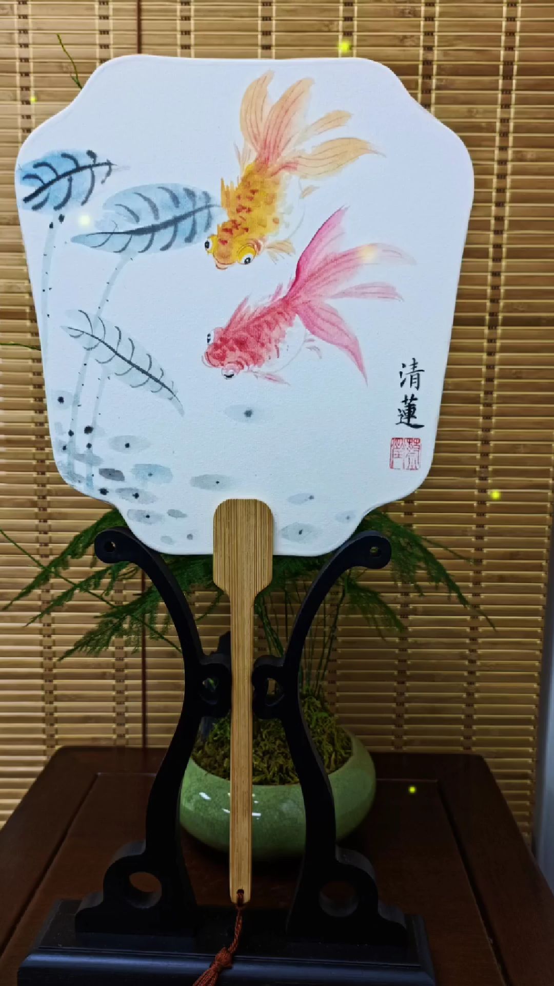 国画《游鱼图》金鱼有吉祥富裕的象征,欣赏金鱼陶冶情操、有益身心