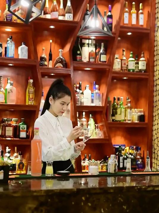 宝宝们,帮忙给这杯像极了初恋的鸡尾酒取个名字吧