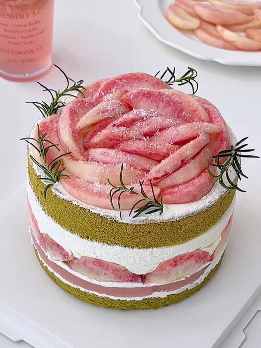抹茶蜜桃蛋糕 夏日专属小甜糕一眼心动