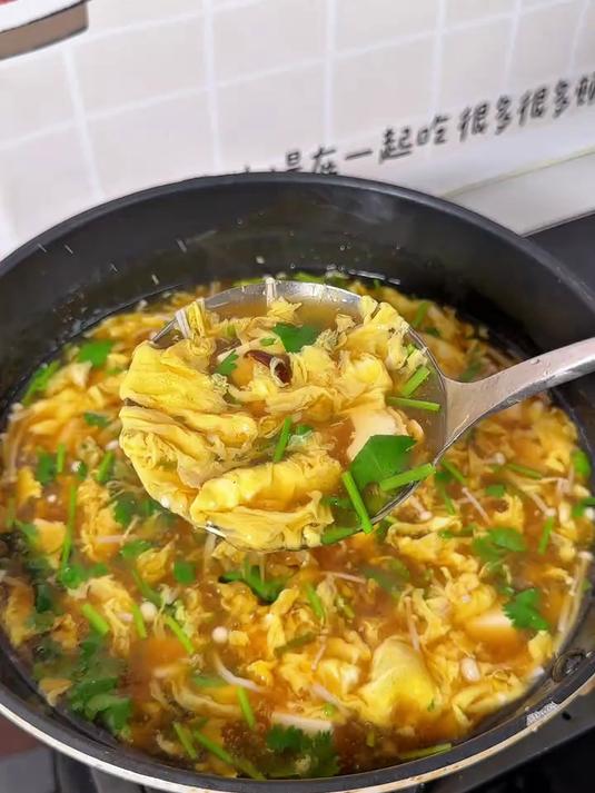 天热没胃口的时候就喝这个酸辣豆腐汤