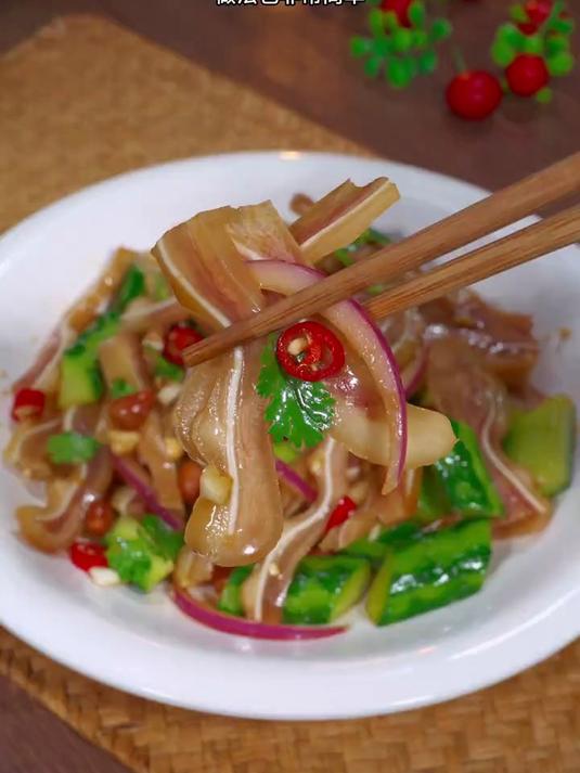 鲜麻爽口的凉拌猪耳