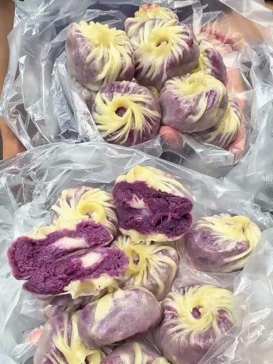 在太原吃到了紫薯芋泥包子太香了#味道好极了你们想吃吗#城市里的烟火气#太原美食#爱就是一起