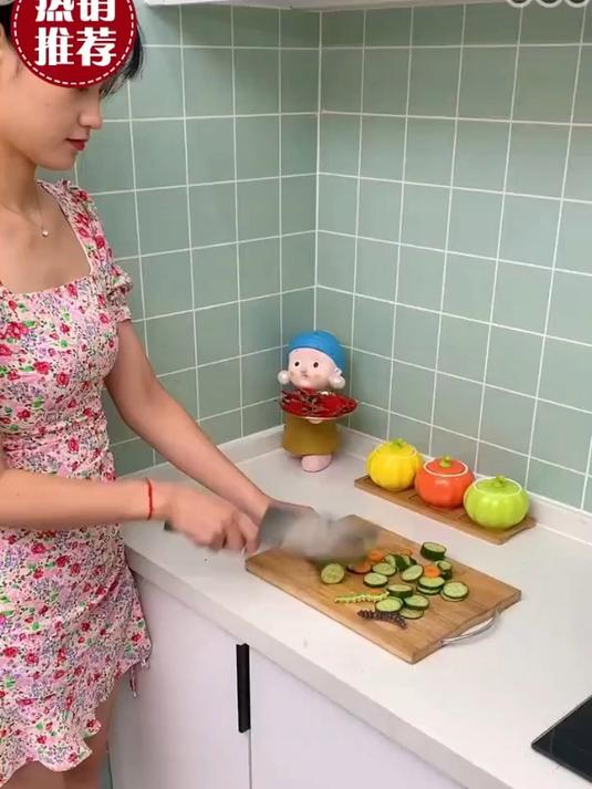 想要快手备菜?快用切菜器,多样刀片组合,蔬菜肉类轻松切好