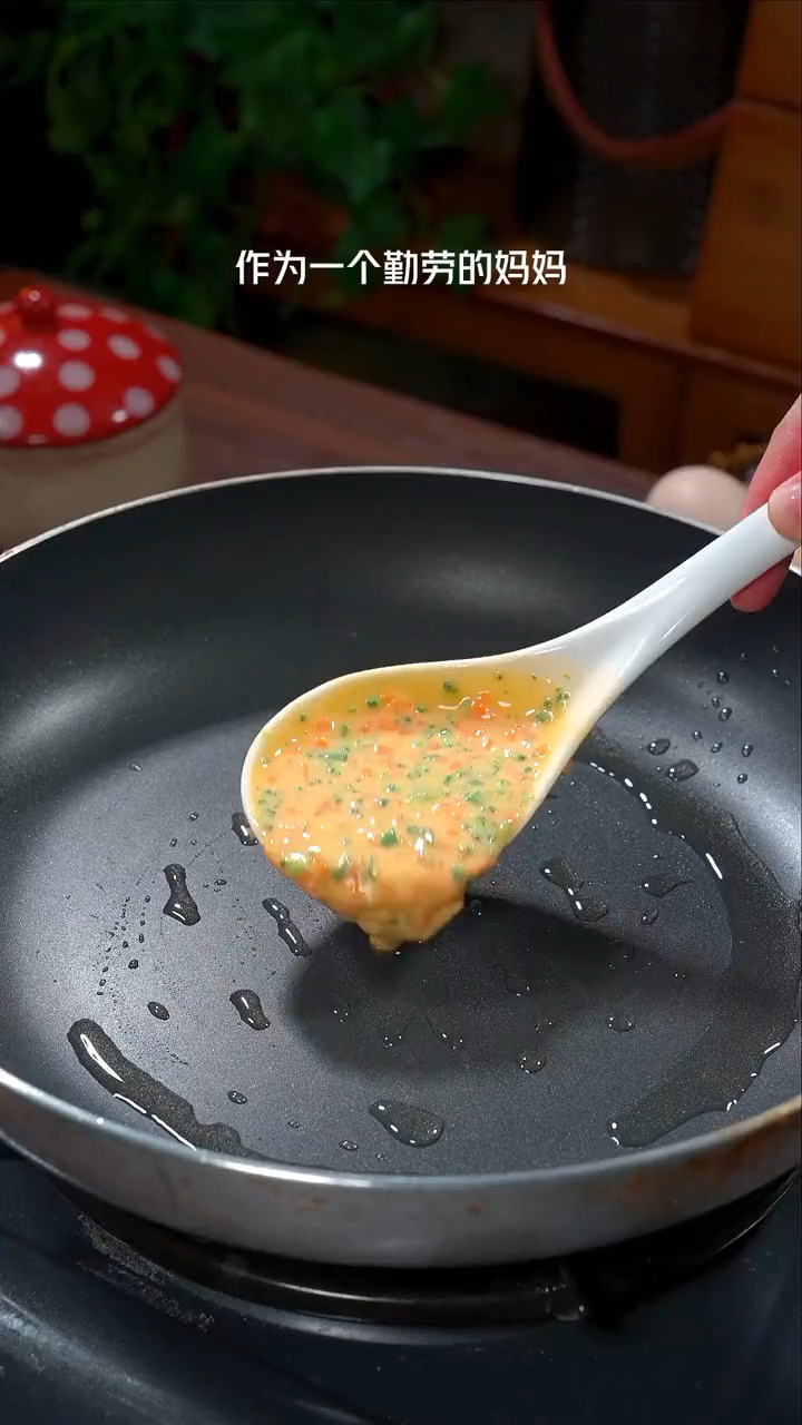 早餐你可以像我这样做一个早餐煎饼,好吃又方便