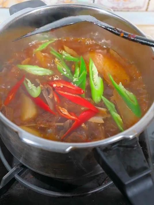 软烂可口的炖羊排