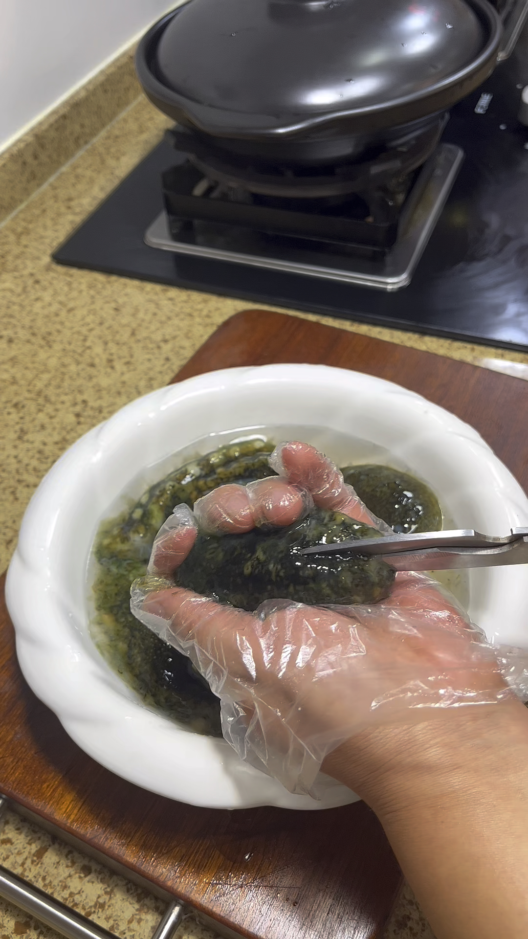 儿子说想吃蒜蓉粉丝海参了,我就学着给他做,有一种爱不求回报就是母爱!