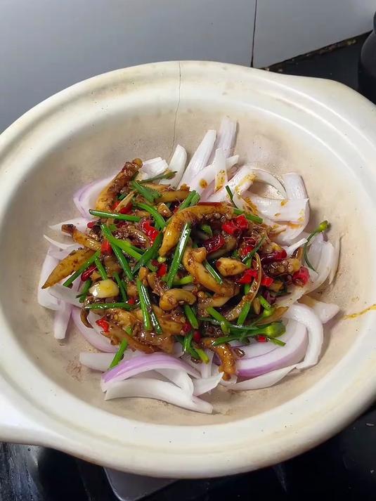 这样做的孜然干锅鱿鱼,一上桌分分钟光盘