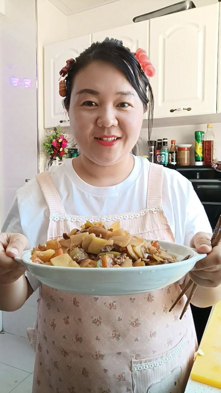 牛肉炒土豆的家常版做法,真的太香啦,总是吃不够