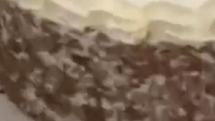 蛋糕包数万元现金送惊喜,多家蛋糕店老板银行卡被冻结:涉嫌洗钱