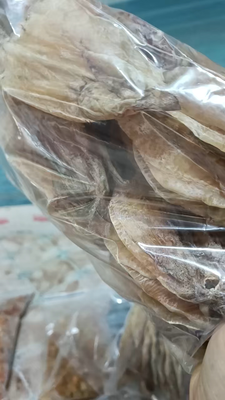 老顾客最懂囤货提早备鱿鱼年货,每年接近过年鱿鱼又贵又湿