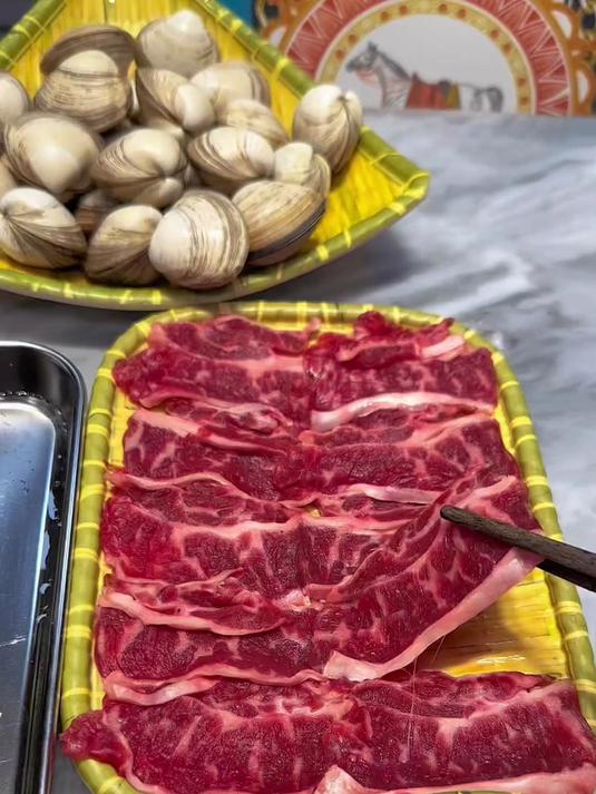 下班回家来个,肥蚬子烤肉,螺丝椒鲍鱼饭,太香了#春日收藏家#