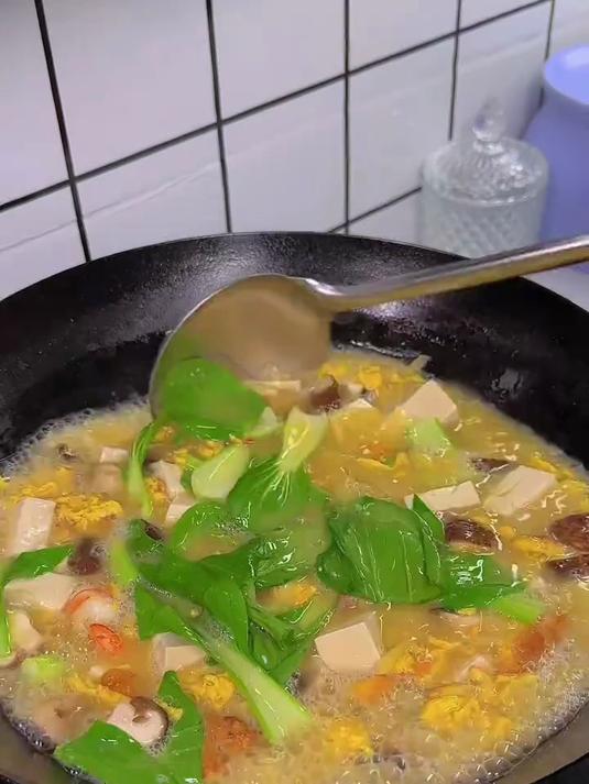 热气腾腾的家常炖菜