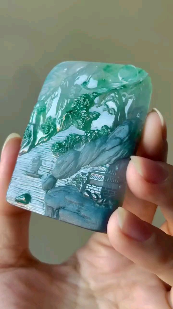 翡翠三彩冰乌鸡山水牌|高山流水 旭日东升