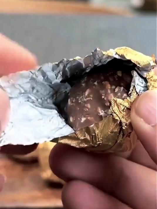 黑巧控福音!费列罗黑巧克力,浓郁丝滑超满足