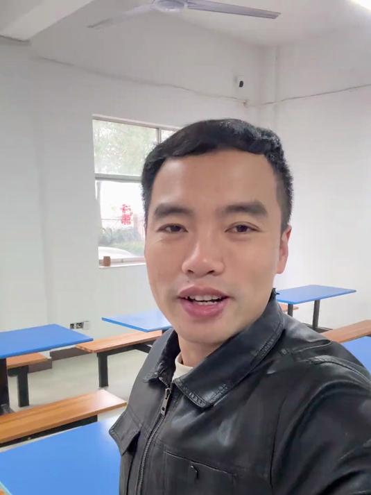 食堂大锅菜宫保鸡丁，这个做法很简单，鸡肉又嫩又好恰