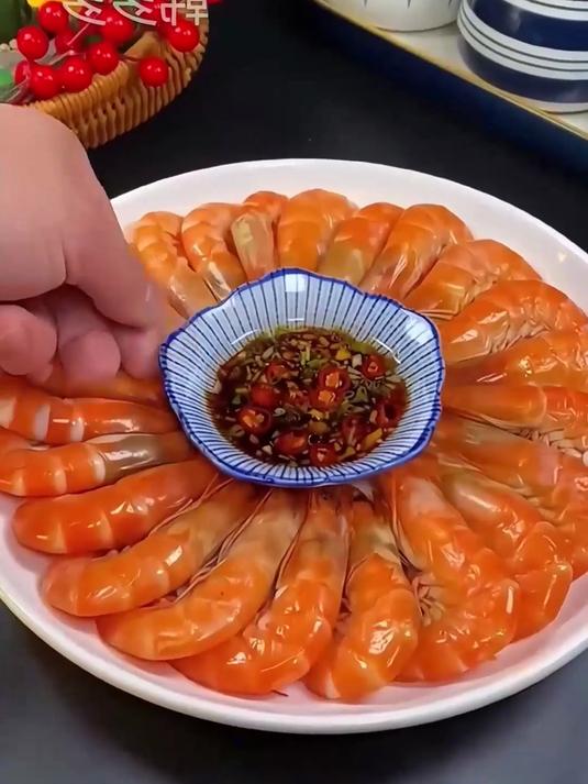 厄瓜多尔盐冻虾做沙拉顶配！脆嫩解腻