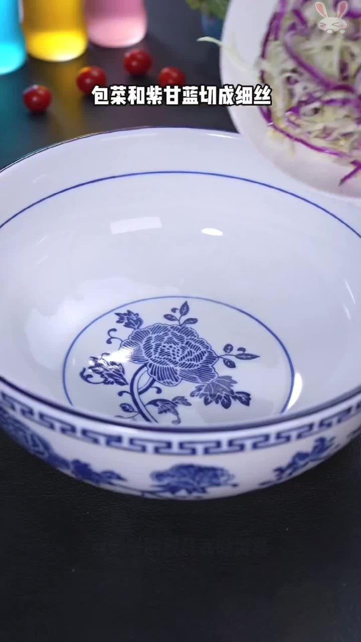 夏天到了 怎么做一份清脆爽口的蔬菜沙拉呢?您往下看