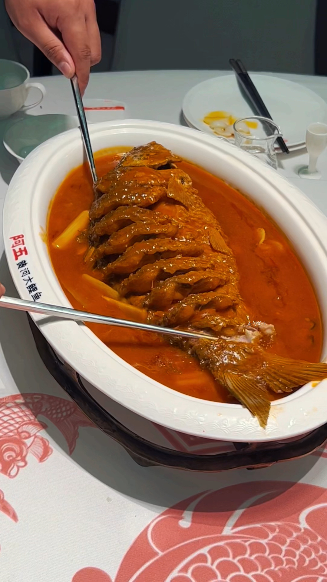 阿五红烧黄河大鲤鱼,色香味俱全!请欣赏分鱼