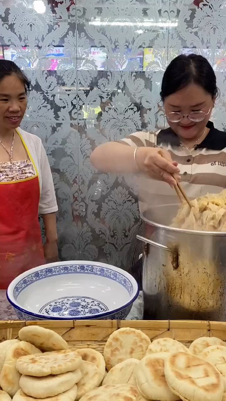灌汤烧饼,喜欢的快来吧。