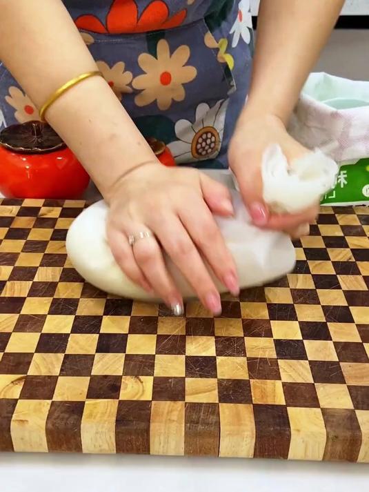 和面揉面醒面一个袋子全搞定,全程手不沾面面不粘袋子,真方便