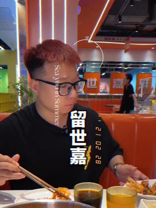 吃的喝的都有……